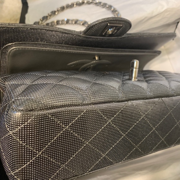 Chanel Cruise silver metallic medium classic flap leather shoulder Ltd Ed bag - Picture 16 of 17